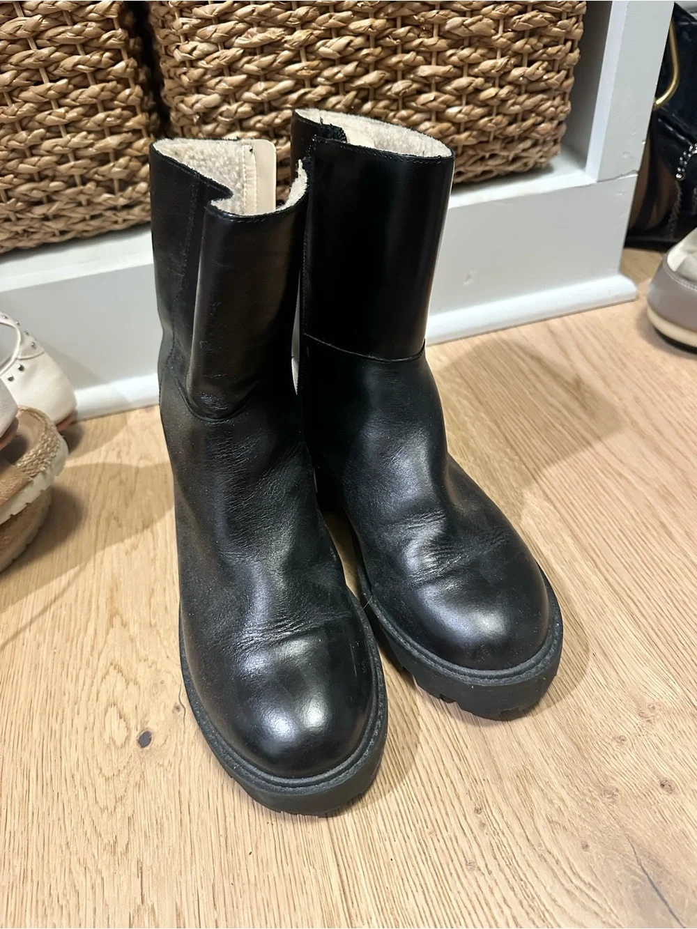 Vince Camuto Black Leather Side-Zip Lug Ankle Boots